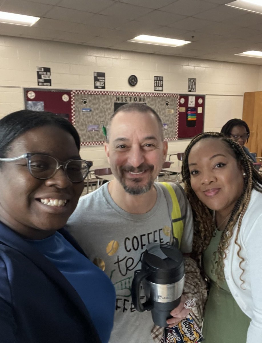 TaritaRoussell's tweet photo. First time ELA presenters at district preplanning PD. Preparing to teach high-impact instructional strategies. @harrietsteed1 #BuildingPowerfulReaders #LiteracyinHenry https://t.co/AjAAo8lXdS