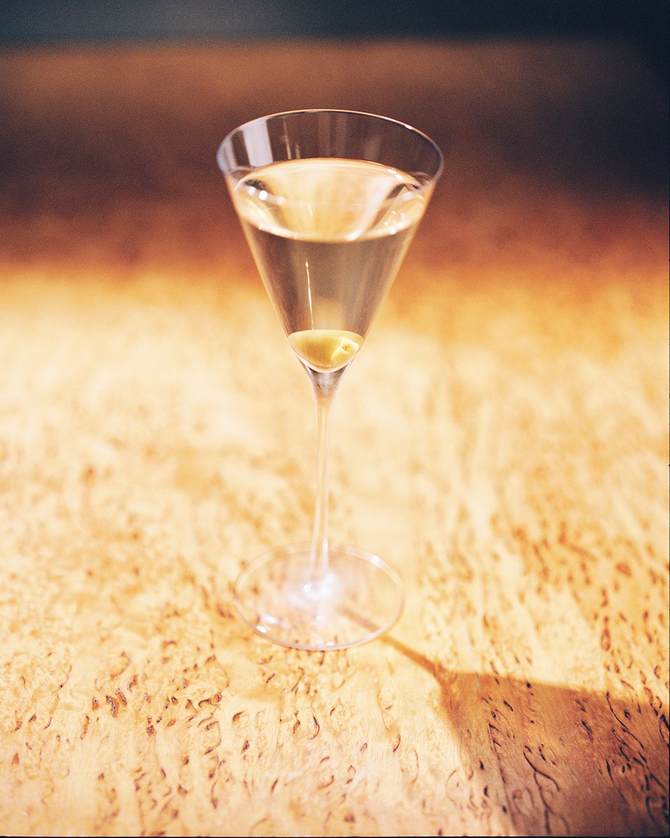 COTTAGE MARTINI

A dry Martini with a hint of fresh Arctic forest botanicals to heighten the moment.

INGREDIENTS
70ML FUSION.002.FOREST
10ML Dry Vermouth

Stir the ingredients ice-cold in a stirring glass and fine-strain to a glass pre-prepared in the freezer. 
Garnish with a de