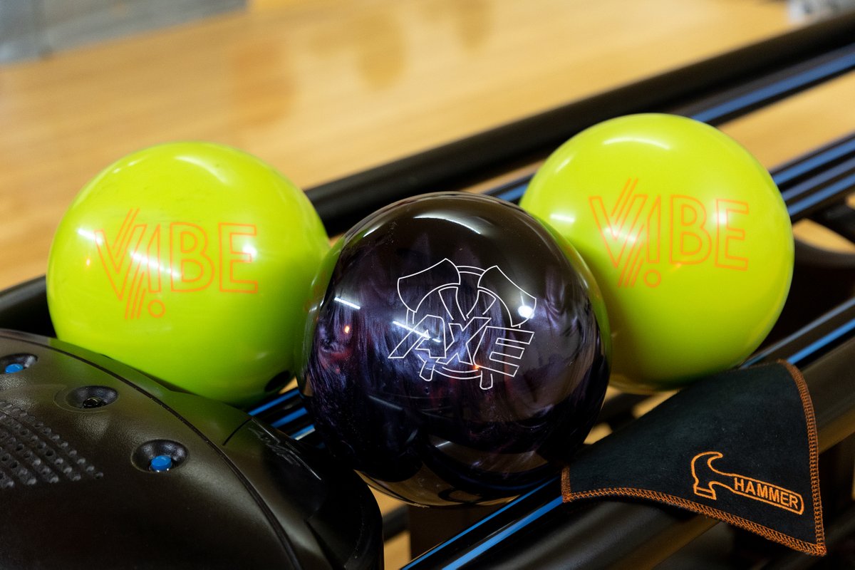 HammerBowling's tweet photo. The future looks brighter than ever. ๐๐ชโข๏ธ
#HammerBowling #RadioactiveVibe #HammerAXE
#HyperKinetic22 #HK22 #NothingHitsLikeAHammer ๐จ https://t.co/1UVXakaa1c