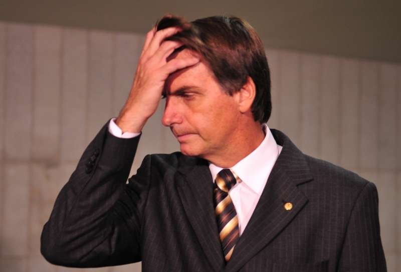 revistaforum's tweet photo. Milhões na conta de Bolsonaro: vaquinha não explica transferências, alerta jornalista

Ele recebeu R$ 17,1 milhões entre 1º de janeiro e 4 de julho; sua chave Pix só foi divulgada em 23 de junho, aponta Reinaldo Azevedo

Leia mais: https://t.co/nNr3LhE8yA https://t.co/qgwuyCV84h