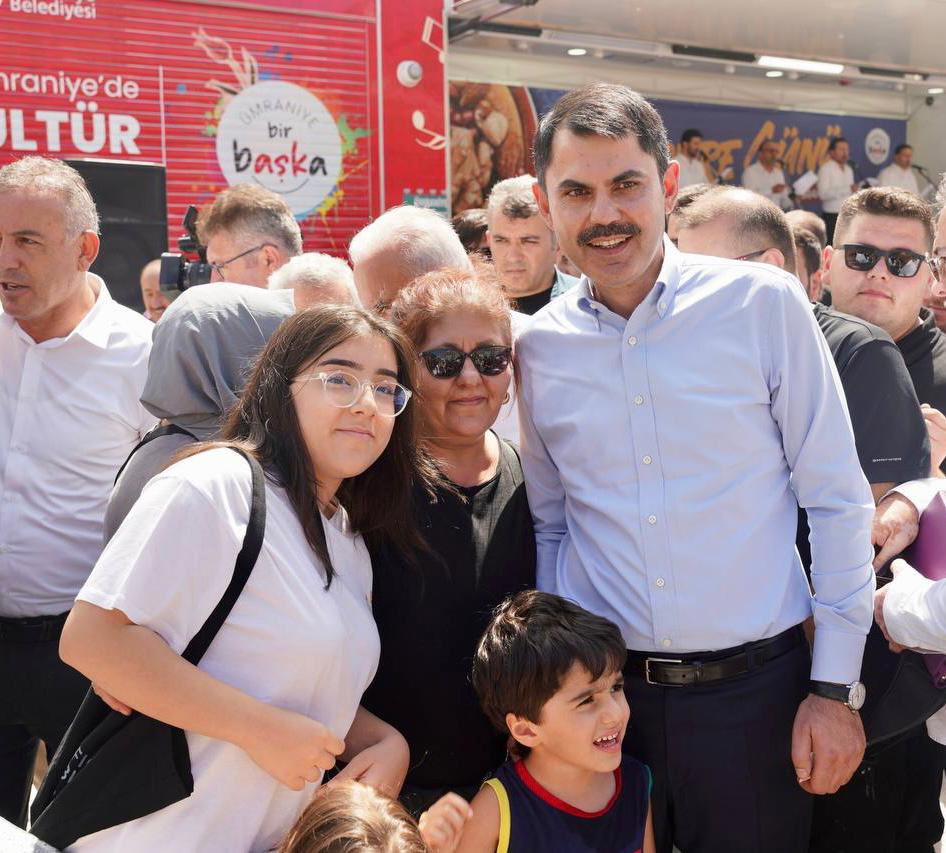 Vekili olduğumuz İstanbul’umuzda asil milletimizle buluştuk. Sorunlarını dinledik, hayır dualarını, bir de talimatlarını aldık. Güzel şehrimiz ve ülkemiz için çalışmaya devam!