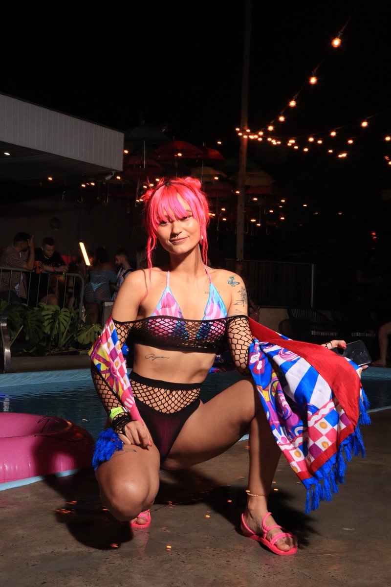 Kawaiinge's tweet photo. your cutest brazilian tropical girl✨ https://t.co/CCAIbcijem