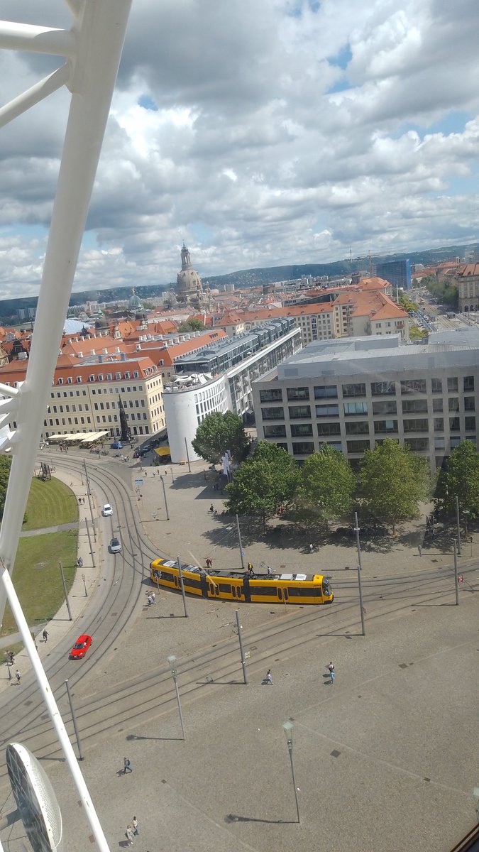 Snugata's tweet photo. #Dresden #Postplatz #Frauenkirche https://t.co/Zu9RfndSQN