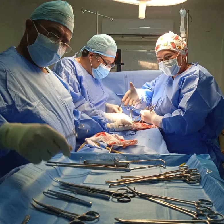 Por medio del programa de cirugías electivas en convenio con la Alcaldía de Tinaquillo, en el Iaaminti se realizó una operación de histerectomía abdominal.

La noticia 📰: instagram.com/p/CvPs0-ELNPg/…

🫂 ¡Tenemos la intención de servir! 

#Iaaminti #Salud #Tinaquillo #Cojedes