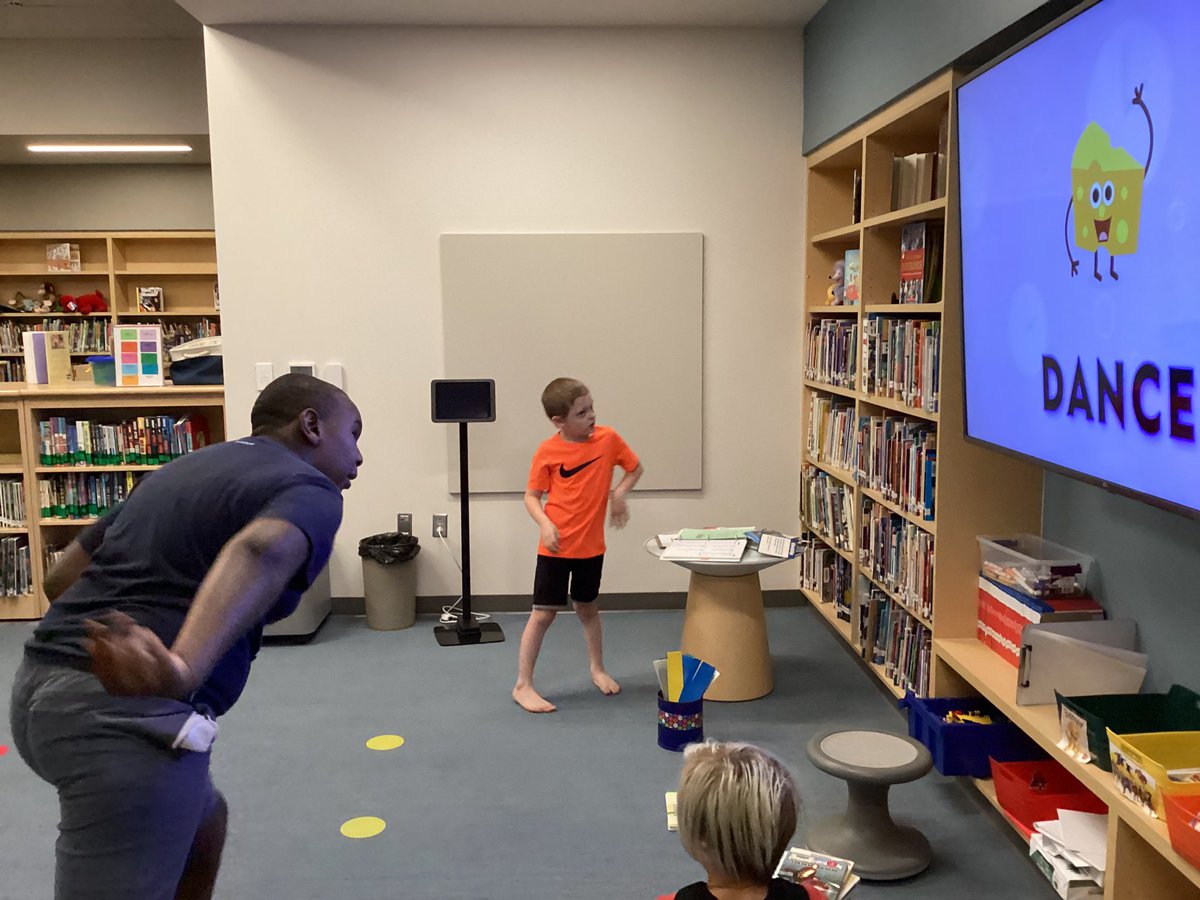 CrestviewLMC's tweet photo. All the Cheetahs LOVE library time!
#Read #nkclibraries 
@angiewiegers @JakeHartley_nkc @MrsFitz107 @Crestview_NKC @NKCSchools https://t.co/paQSJ6U9VQ