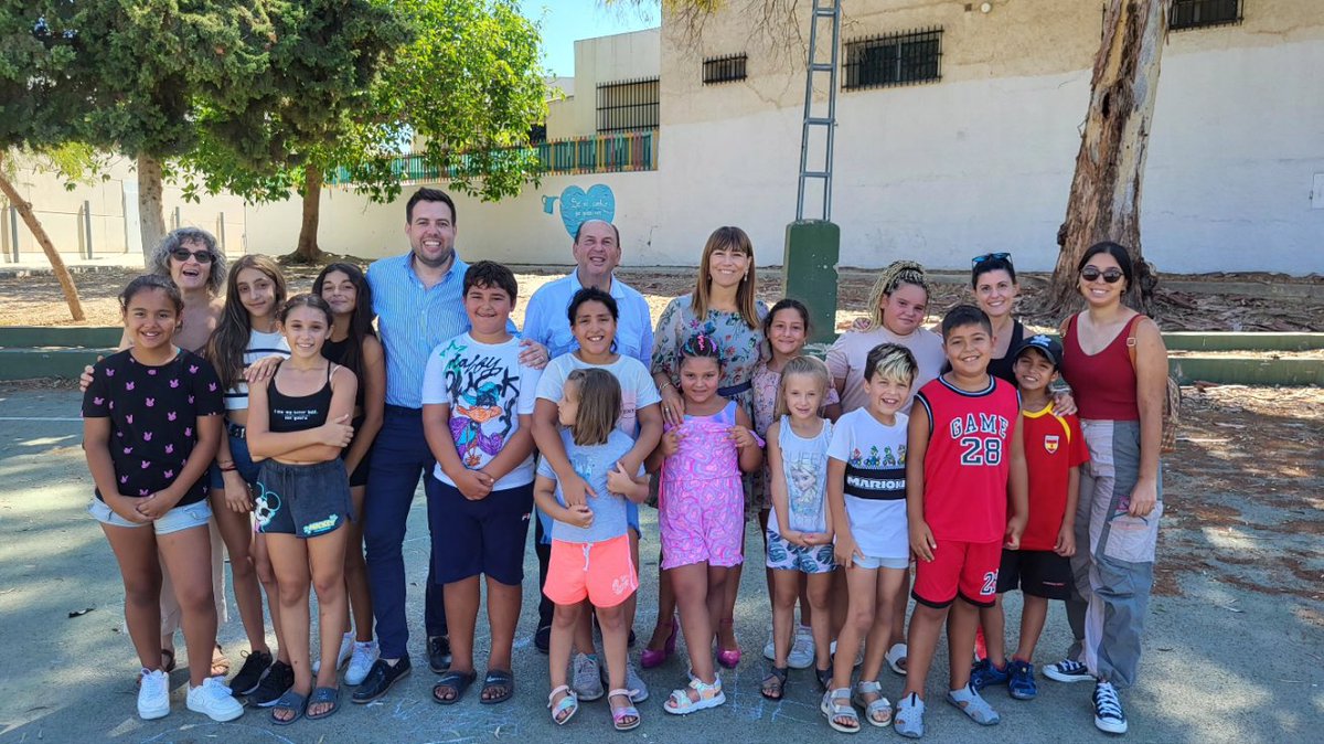 ruthparticipa's tweet photo. Esta mañana hemos visitado la Escuela de Verano que impulsa @IgualdadAND y desarrolla @ApigAsociacion en el Colegio Nuestra Señora de los Remedios! Una gran iniciativa que está entidad lleva a cabo con 70 #menoresvulnerables de zonas desfavorecidas! https://t.co/x8CpMHBCY2