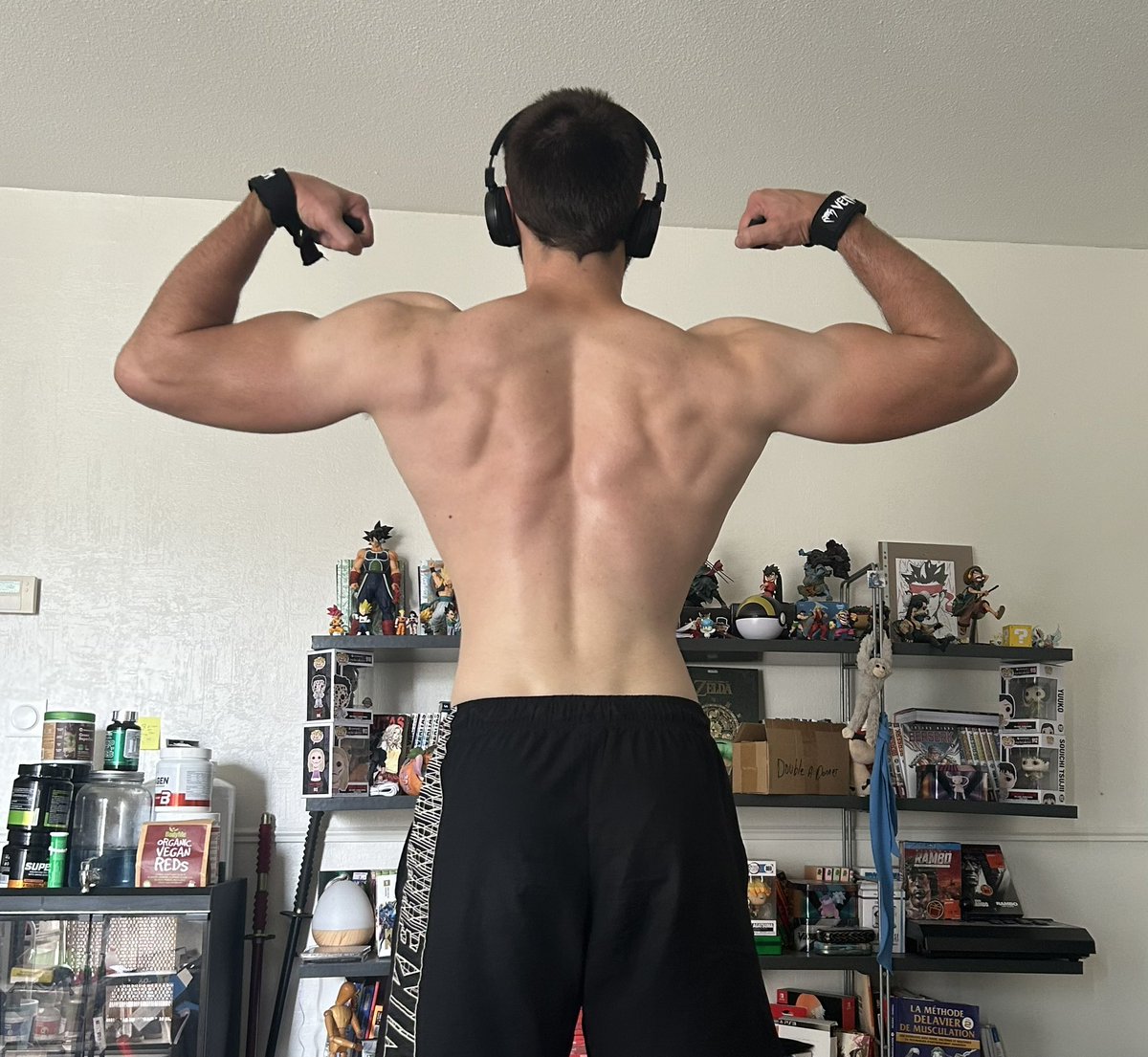 Braindreamer17's tweet photo. Le dos progresse #bodybuilding #back #musculation https://t.co/41Bqjes1oQ