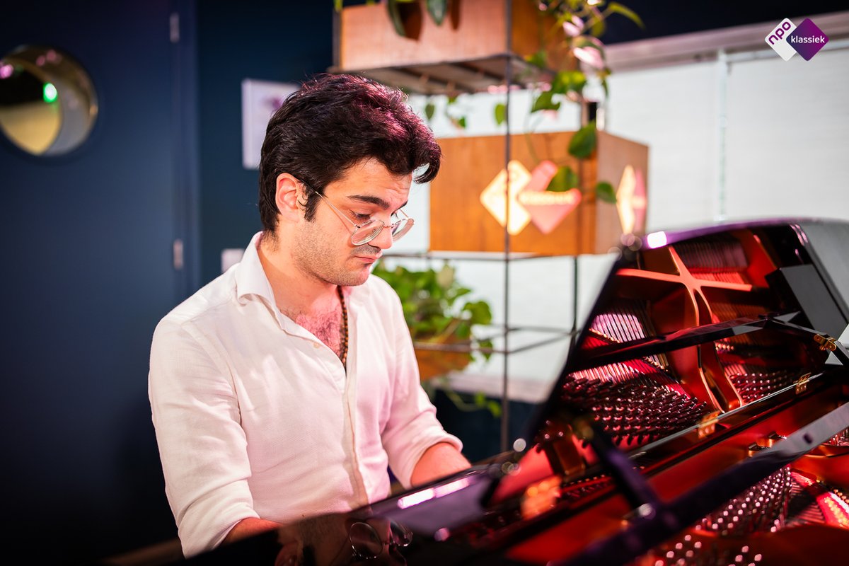 PodiumRadio4 tweet media