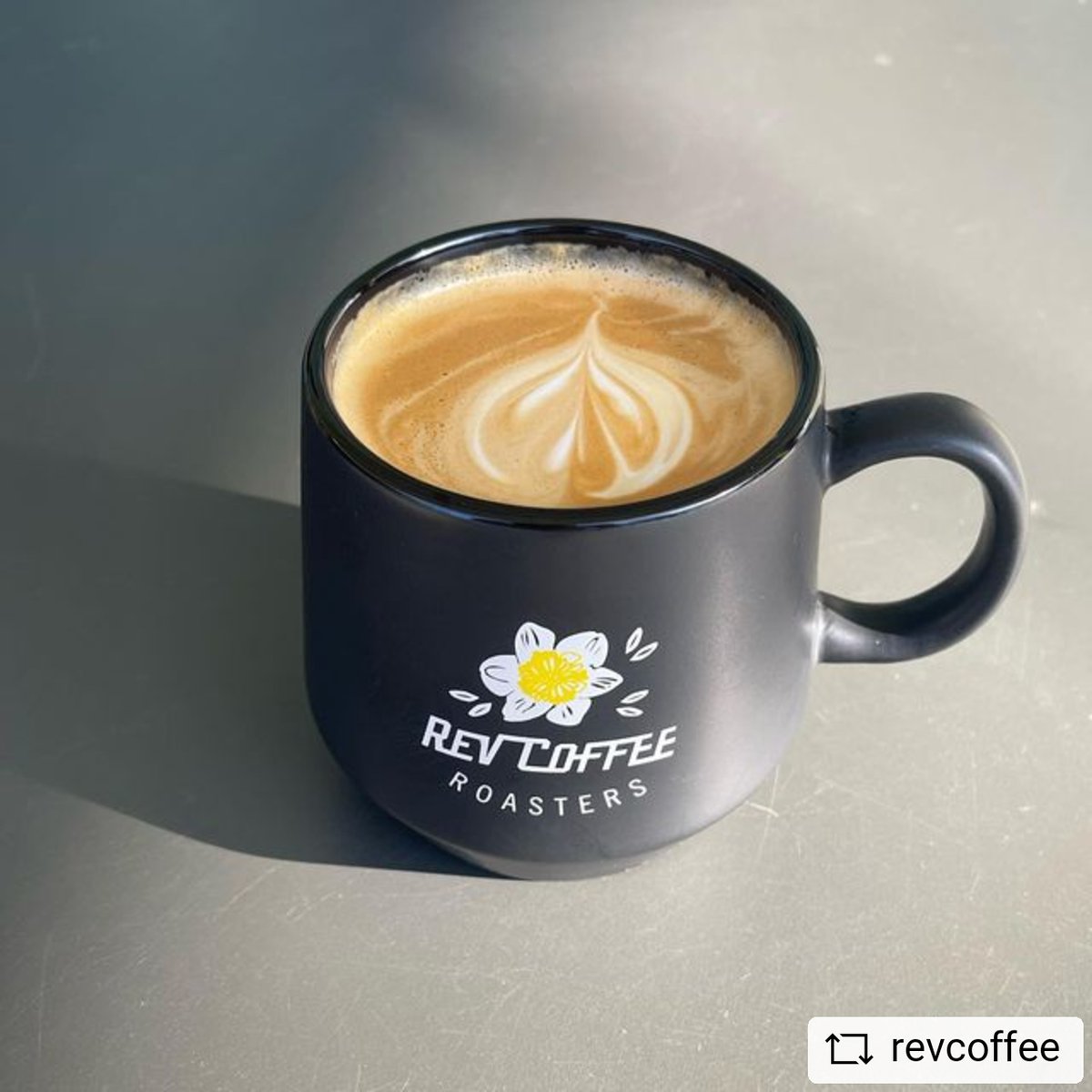 etsexpress's tweet photo. Happy #Friyay #repost day! Today we wanted to give a shout-out to #RevCoffee! We love when roasters, coffee shops, and cafes proudly show off their promo drinkware! These photos of our 20.9 oz triad, 16 oz austin, 16 oz verona, and 15 oz bistro are simply ๐ฅ!
#promo #coffee https://t.co/4Mq75JdkJV
