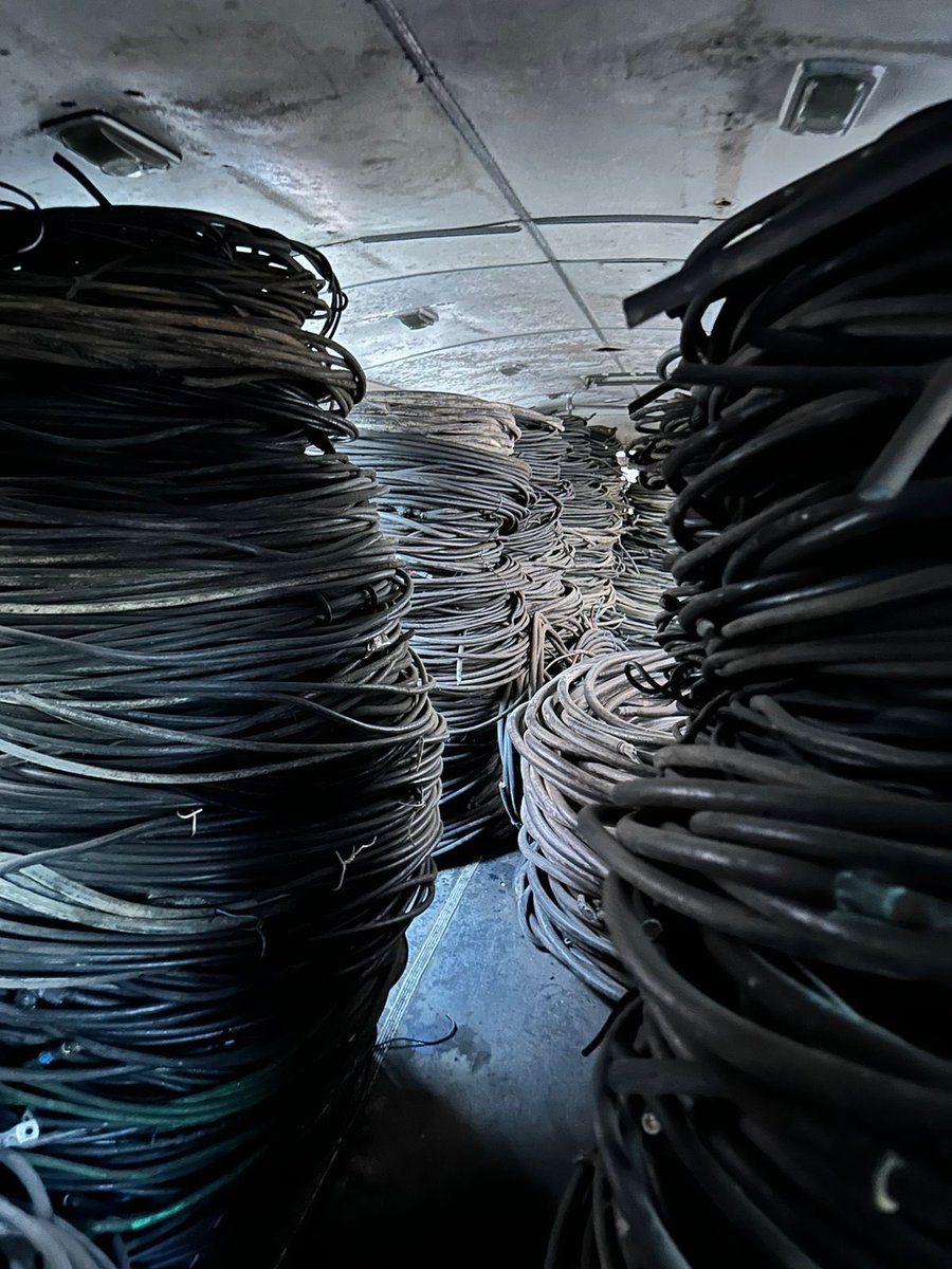 RodrigoFuchshu1's tweet photo. PC/DPM - 2ª DPRM - 2ª DP CANOAS 

Operação CARGA PESADA apreende 30 toneladas de fios e cabos furtados. Maior apreensão dos últimos anos.  Com apoio da 1ª DP Sapucaia do Sul e empresa RGE. https://t.co/pykZTXpQwJ