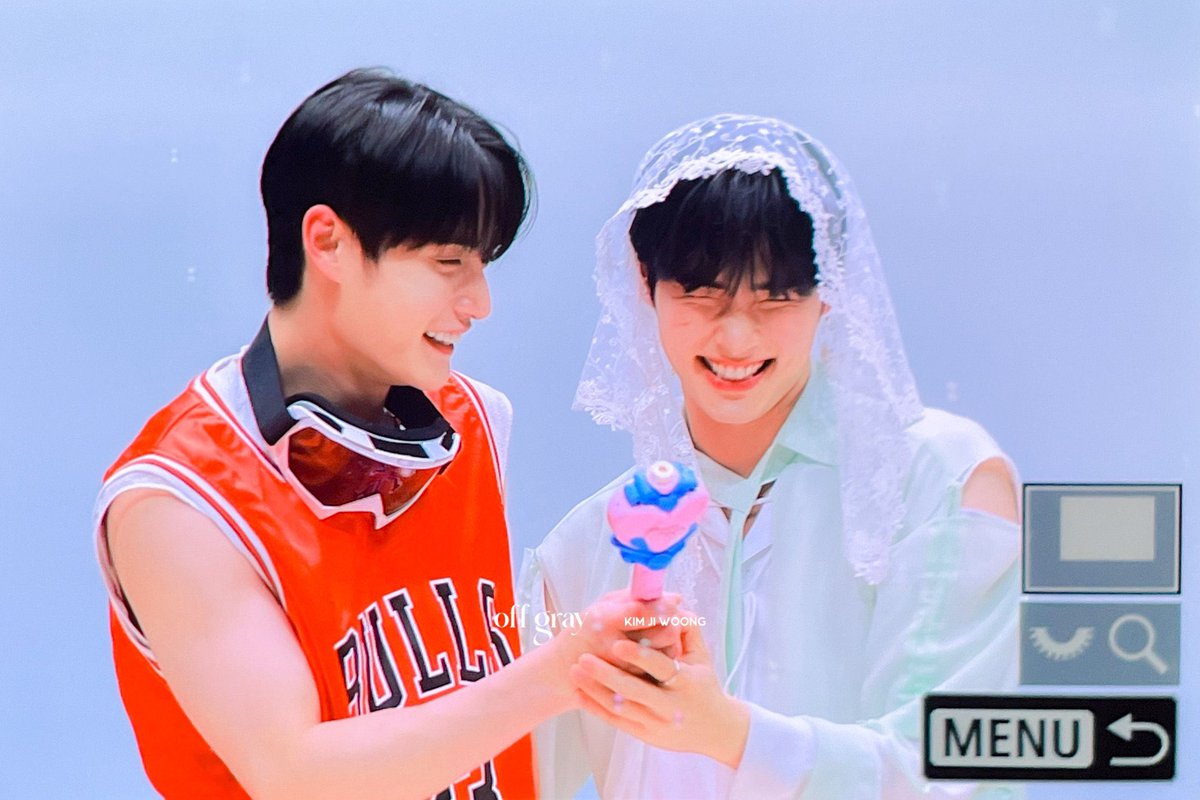 woongbinfile's tweet photo. CUT THE CAMERAS https://t.co/244OFfovjE