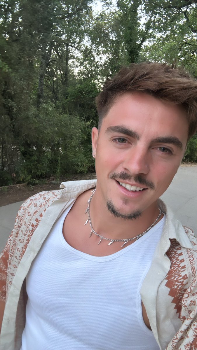 FeraudSimon's tweet photo. Bon week-end tout le monde !!!! Profitez bien 😌🫶🏻 https://t.co/hGLncBAR0f