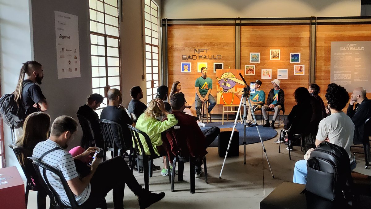 Um tema recorrente nos eventos de web3 e blockchain em geral, pelo menos no último ano, tem sido a criação de novas formas de onboard de usuários para o ecossistema. Trazer o usuário leigo para nosso mundo, através da educação, é sempre mencionado como uma possível solução