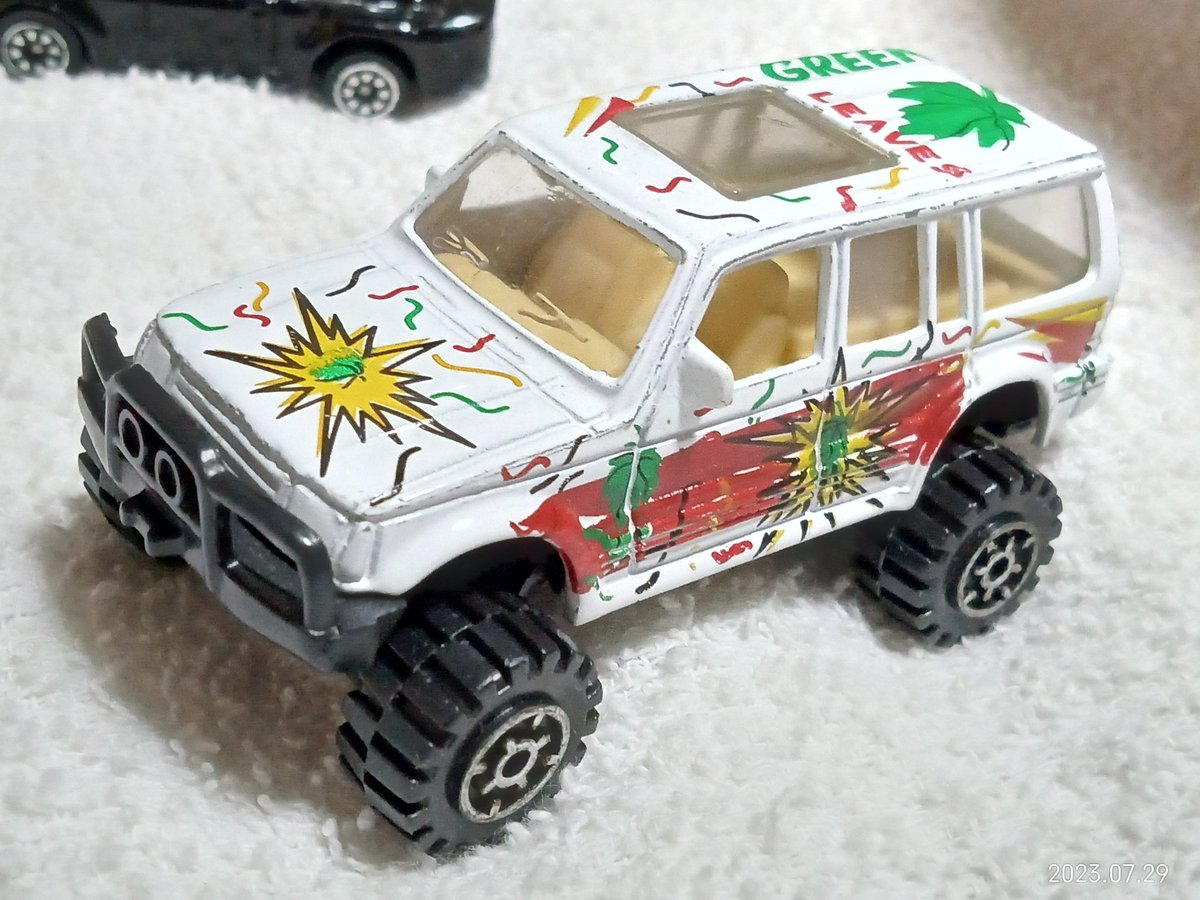 TC343mi_ni_car's tweet photo. FAIE?
車種不明(ランクル…風)
*後部座席と荷物置場はプルバックカーのゼンマイが収まるスペース
※この個体はプルバックカーではありません
#ミニカー
#faie #フェイエ
(2021/11/10 秋月) https://t.co/zNIoFqluQj