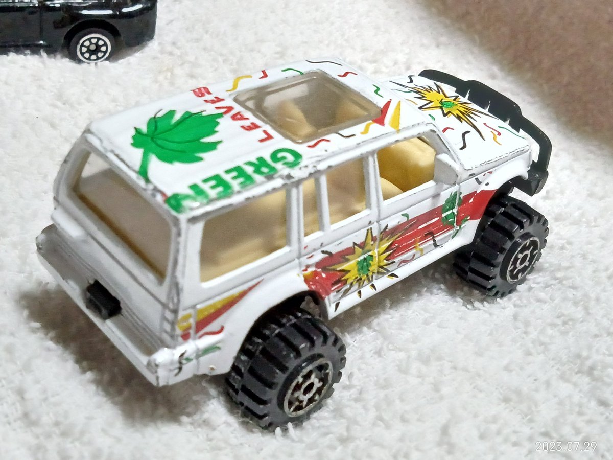 TC343mi_ni_car's tweet photo. FAIE?
車種不明(ランクル…風)
*後部座席と荷物置場はプルバックカーのゼンマイが収まるスペース
※この個体はプルバックカーではありません
#ミニカー
#faie #フェイエ
(2021/11/10 秋月) https://t.co/zNIoFqluQj