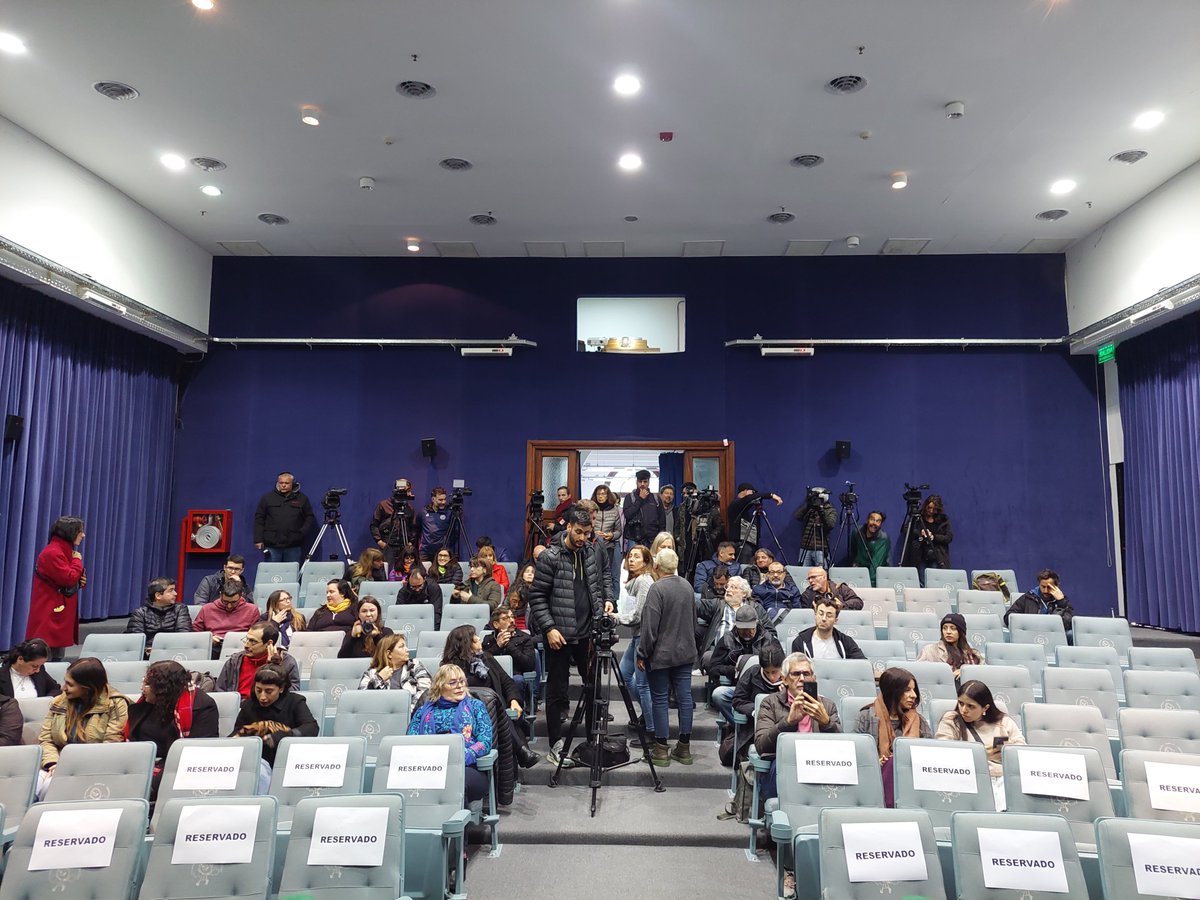 🤍 En un ratito comienza la conferencia de prensa por la restitución del #Nieto133, en Casa por la Identidad

📲 Seguí la transmisión en vivo por Instagram en <a href="/abuelasdifusion/">Abuelas de Plaza de Mayo</a>