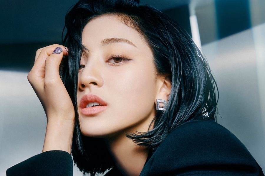 soompi's tweet photo. WATCH: #TWICE's #Jihyo Excites With 1st Spoiler For Solo Debut Track "Killin' Me Good"
https://t.co/2vfu9NJBKz https://t.co/FZESAsjNJi
