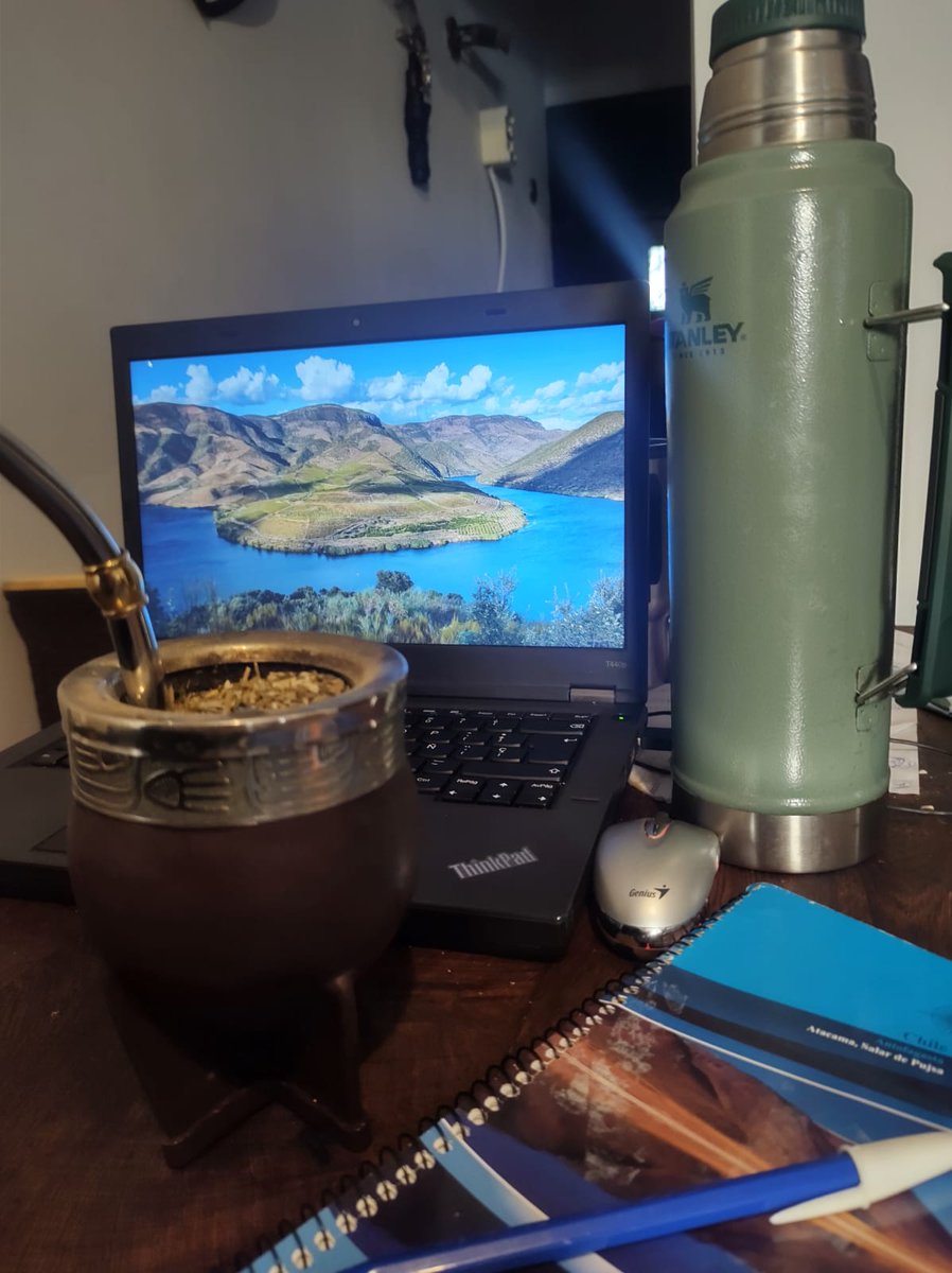 JuliGonza90's tweet photo. Así inician mis días, con mucho trabajo pero con un buen #mate
#Work #timehappy https://t.co/wjMSWnf7MY