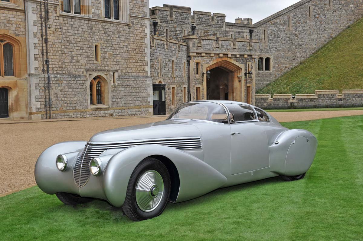 1938 - Hispano Dubonnet Xenia Coupé
This spectacular classic car is one of the 8 finalists of the Peninsula Classics best of the best award.
The Peninsula Classics Best of the Best was started in 2015 celebrate what best defines the automotive world. 
choosethemoon.com/en/blog/8-fina…