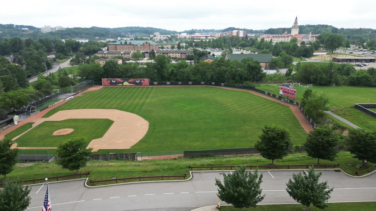 La Roche Redhawks tweet media