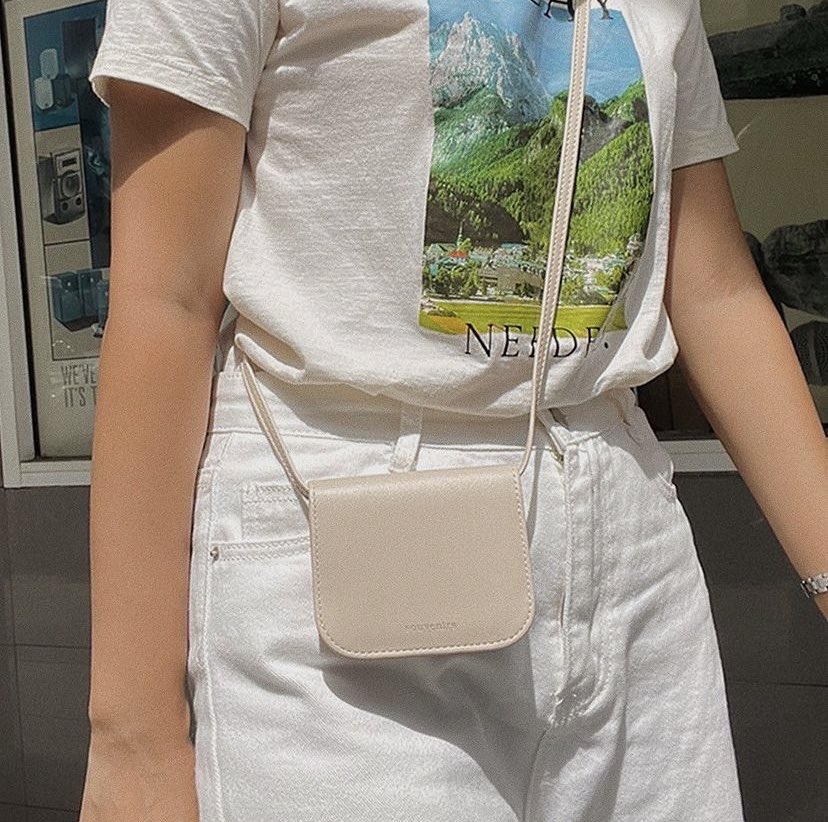 mykpstore's tweet photo. ทุกคนนน น้องกระเป๋าสตางค์สะพายข้าง mamakey wallet เห็นใบจิ๋วๆอย่างนี้ แต่ว่ามีช่องเก็บของเย้อมากเลยน้า ꒰ ɞ̴̶̷ ·̮ ɞ̴̶̷ ꒱ ข้างในมีช่องใหญ่ใส่เงินหนึ่งช่อง มีช่องใส่การ์ดสองช่อง และช่องใส่กุญแจอีกหนึ่งช่อง แล้วก็สายกระเป๋าเค้าสามารถถอด หรือปรับความสั้นยาวได้ด้วย แบบดีมั่กๆ 🌳🪒🍎 https://t.co/NgTfIqSCjS