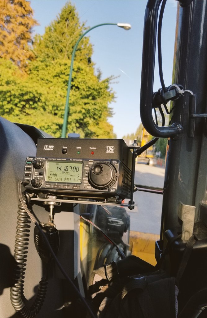 VE7LF's tweet image. Man do I love this combo. #LDG makes great tuners, and the #IC706 is a great, built tough radio.