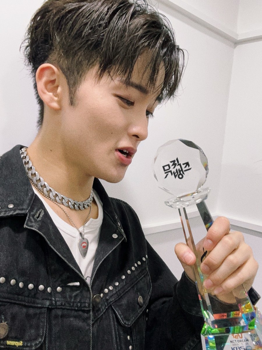 LOOKSMKL's tweet photo. 🐯💭 https://t.co/eS0A70j8QB
