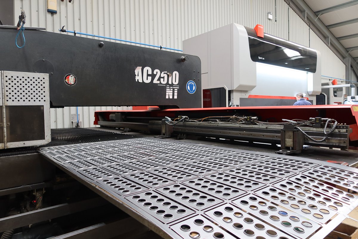 c3_ltd's tweet photo. C3 Engineering utilise an @AmadaUKLTD Acute Punch Press Turret for punching holes in metal sheets & other components for a wide range of customer requirements
https://t.co/lwWuWqSLDf
#metalfabrication #engineering #ukmfg #punchpress #norfolk https://t.co/fQbPiu6RNE