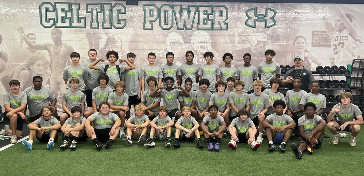 MinitronQB11's tweet photo. Had a great week @CelticsFootball Elite 8th Grade camp! Can’t wait to be apart of the Celtic Legacy next year like my big brothers @collinsheehan12 @bradysheehan65 #TheCelticStandard☘️ #Grit☘️#Believe☘️ @Tyler_Plantz @JrPortersPrez @JrPorters @loch_will @TylerPa34164812 https://t.co/VWKOwXiL7t