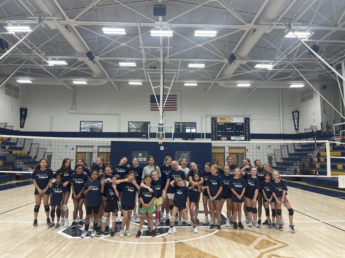 A wonderful kids camp in the books! Thank you to all those who came out🏐

GO ROCKETS💙💛