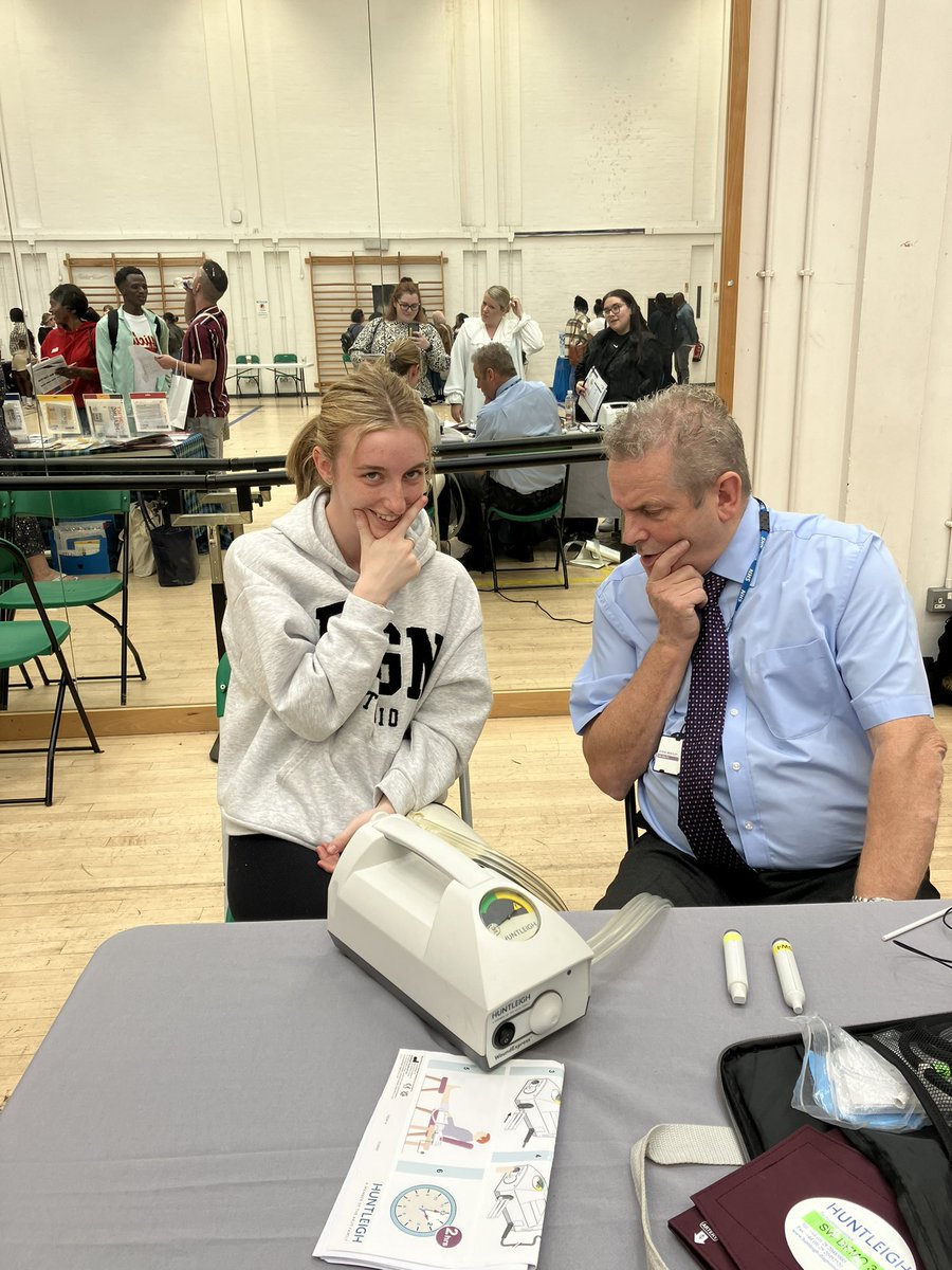 westley_steve's tweet image. Brilliant volunteer using #woundexpress #huntleighdiag