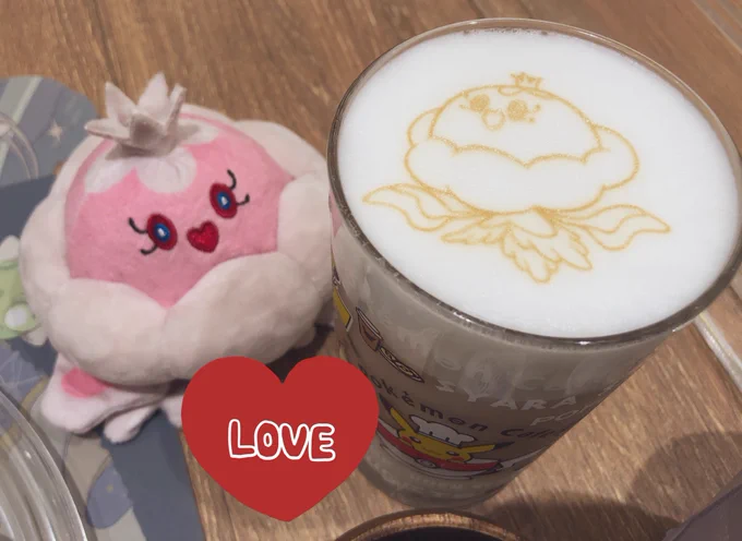 念願のジラーチ食べて来た!!!!!グリーティングのピカ様最高に可愛かったし、寿命が延びましたありがとう 