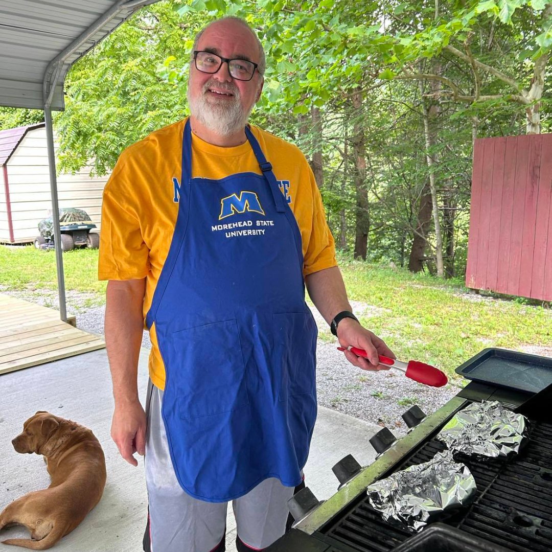 MSU_AlumniAssn's tweet image. Our kind of #BlueandGoldFriday! 🔥 #EagleSummer

👤 Carlton Hughes (&apos;86)