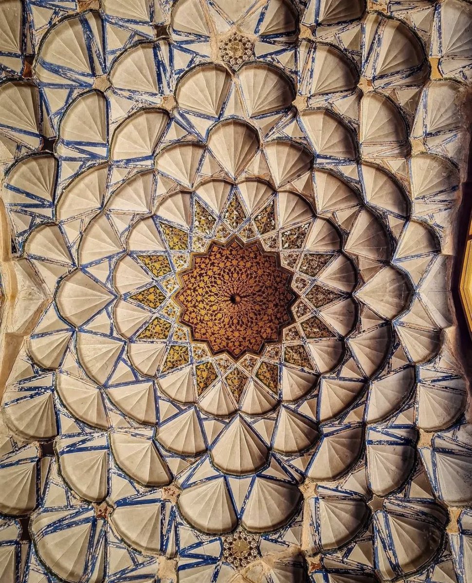 Ceiling of the Safavid era, Martha Peters’ House in Isfahan, Iran

📸IG: saeed.amini2020