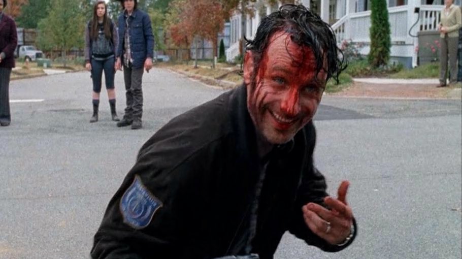 ricksprickk's tweet photo. rick grimes is bloody and you expect me to pay attention to the plot ? https://t.co/1kLRFjZM5d