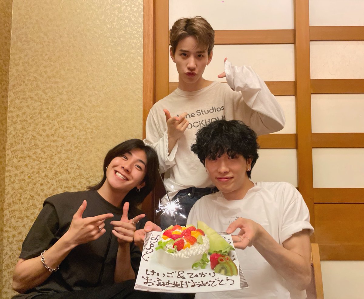 Hikari_2xFE's tweet photo. #HappyKeigoDay 💙 https://t.co/g1CvQhTTpq