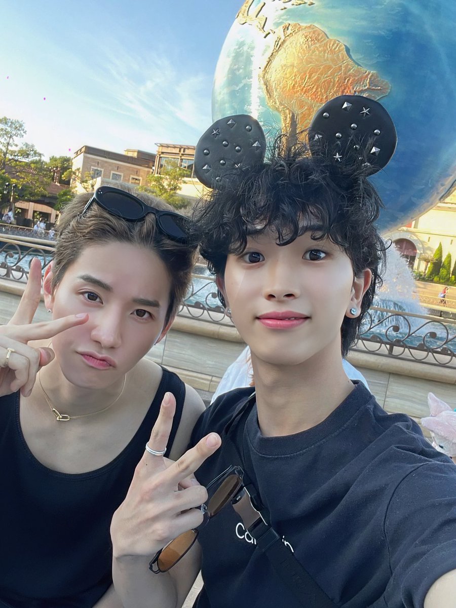 Hikari_2xFE's tweet photo. #HappyKeigoDay 💙 https://t.co/g1CvQhTTpq