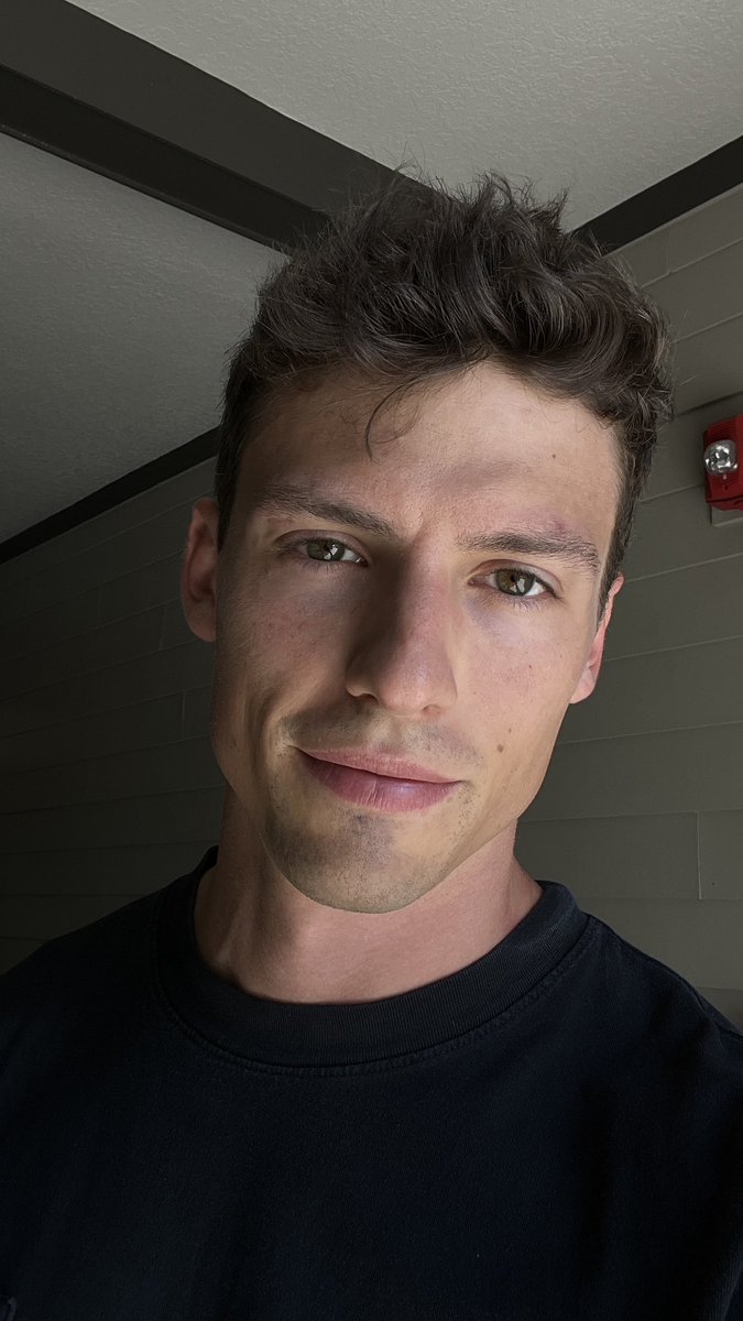 smokinonjay's tweet photo. Fresh cut to start off the weekend
Let’s see who can cover it the quickest https://t.co/RxX0PGkTuZ