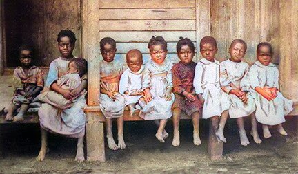 To combat the high rate of death among slaves, plantation owners demanded females start having children at 13. 

By 20, the enslaved women would be expected to have about five children. 

—THREAD—