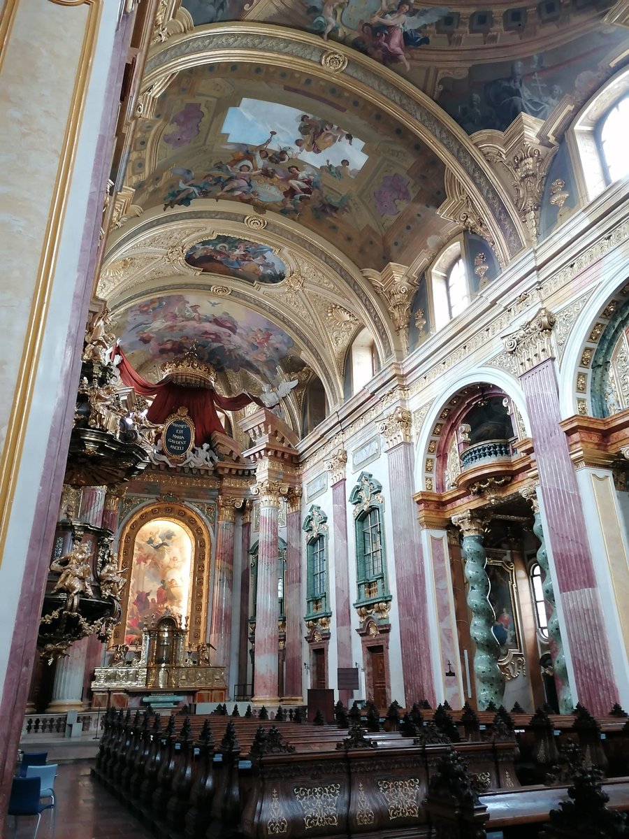 cipripedia's tweet photo. Hoy en los jesuitas de Viena, me he encontrado la segunda, hecha también por el Padre Pozzo en la remodelación de la iglesia hecha a principios del s. XVIII. https://t.co/8z4AON1czI