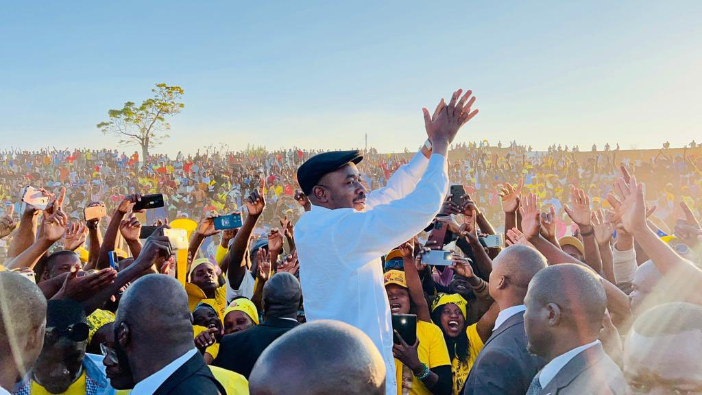 nelsonchamisa's tweet photo. RECORD TURNOUT IN HURUNGWE. THANK YOU KAROI. THANK ZIMBABWE  🇿🇼 #ForEveryone https://t.co/Qog008venq