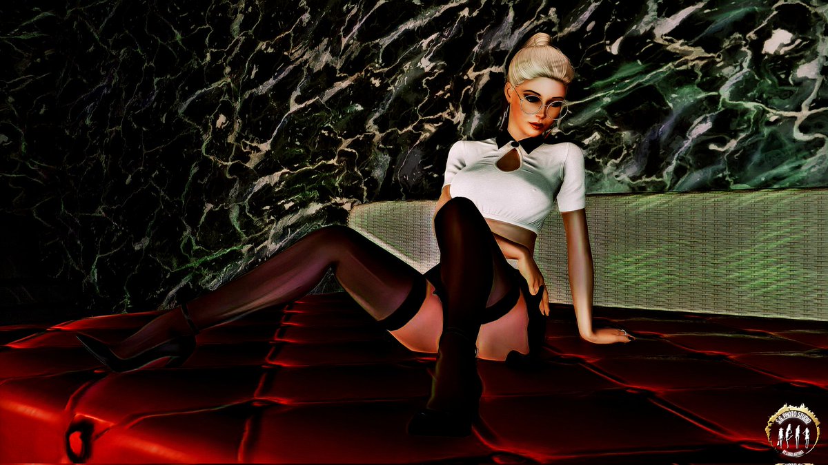 SaraJean3DX's tweet photo. Us Slytherin girls always have the most fun but we always seem to get punished for it 🫦🟢

#3dxchatgame #3dxchatlife #3dxgirl #Slytherin #HarryPotter #witch #sexy #lingerie

@LordArthas_SG
@SGPhotoStudioLA https://t.co/hXAnLymCNr