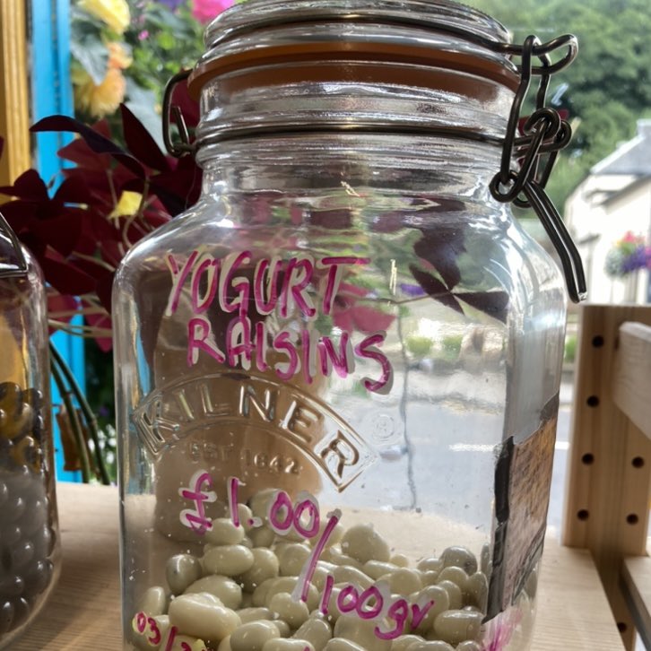OrganicShower's tweet photo. When you dream of yogurt coated raisins and the not only discover a new (to us) zero-waste shop which has them!!! 🥳🥳🥳

Thank you @thegoodchoicestirling  🥰🥰🥰 ... we will see you again soon.

#zerowaste #zerowasteliving #yogurt  #raisins #nomoreplastic #plasticfree https://t.co/n1Yy8GIsXn