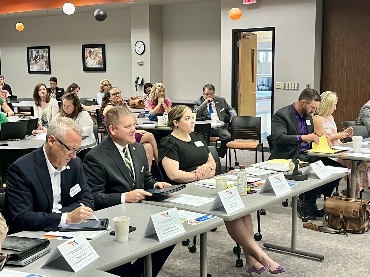 OK_Broadband's tweet photo. Director Sanders spoke with the Governor’s Council for Workforce and Economic Development this morning, detailing the significant workforce challenges posed by unprecedented levels of broadband investment and how the Office is raising awareness.

#workforcedevelopment #fibertechs https://t.co/lz4O3Gf1zb