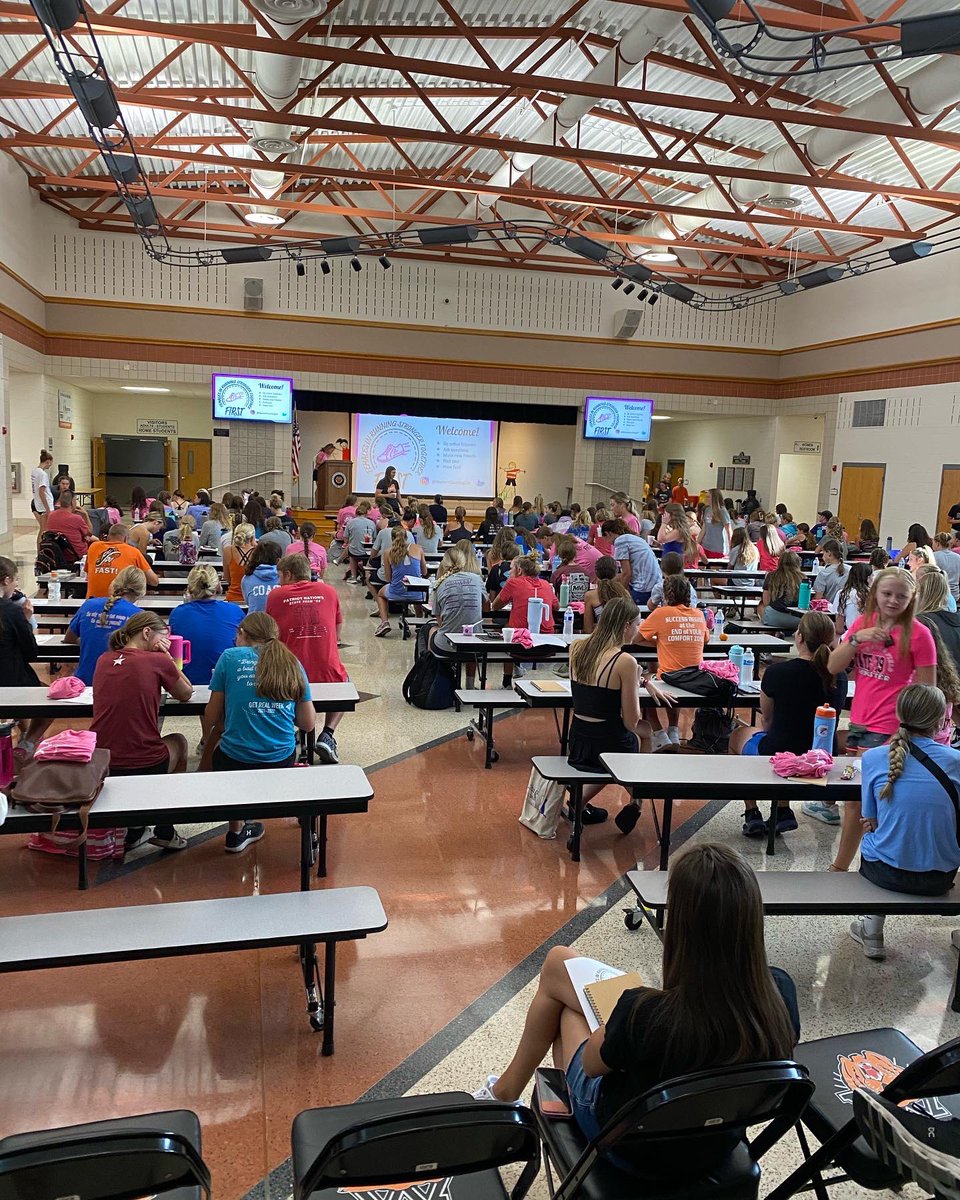 LHSWarriorsXC's tweet photo. Four Lebanon Warriors are representing the cross country team at a women’s running clinic at Minster High School. The day long clinic has 200 + female runners from all over the state of Ohio. #WarriorPride #FIRSTclinic #GoingBeyond #WeLikeGoingFast https://t.co/vDcd1uVv5b