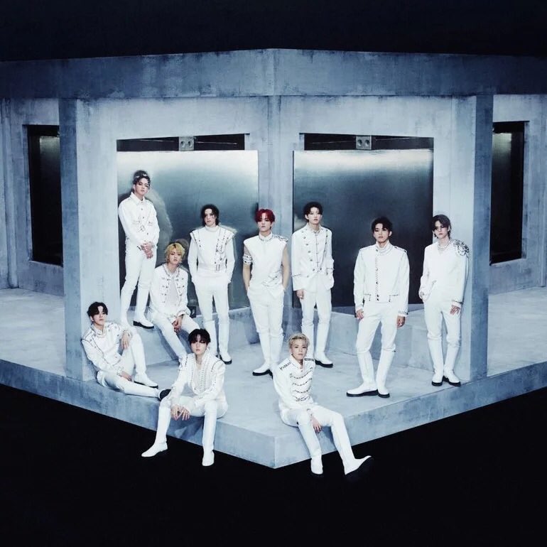 kchartsmaster's tweet photo. TREASURE (@treasuremembers) earns their career highest 1st day of sales on Hanteo with “REBOOT” (220,540 copies). https://t.co/tNw50WJUN2