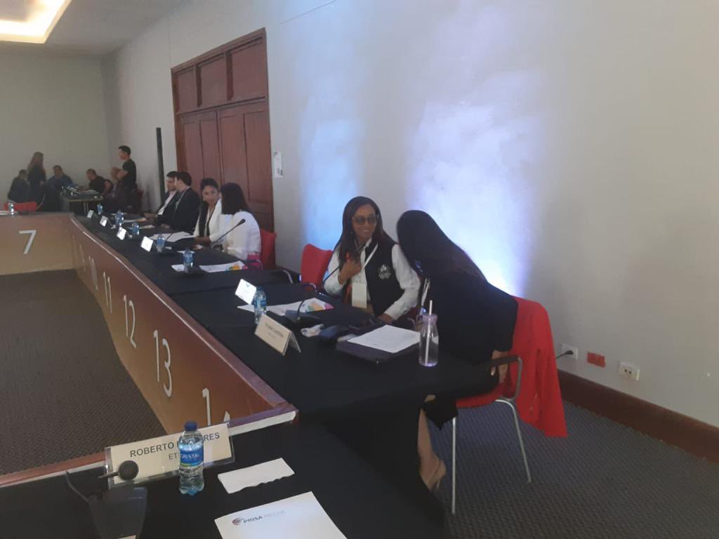 asointermedias's tweet photo. Hoy participamos con la Ciudad Intermedia @CalarcAlcaldia en el diálogo #RetoRegiones, organizado por @PRISA @CaracolRadio @WRadioColombia @el_pais en su paso por el #EjeCafatero, conversando sobre infraestructura, inversión social y el turismo como una apuesta regional. https://t.co/rFs421F3ck