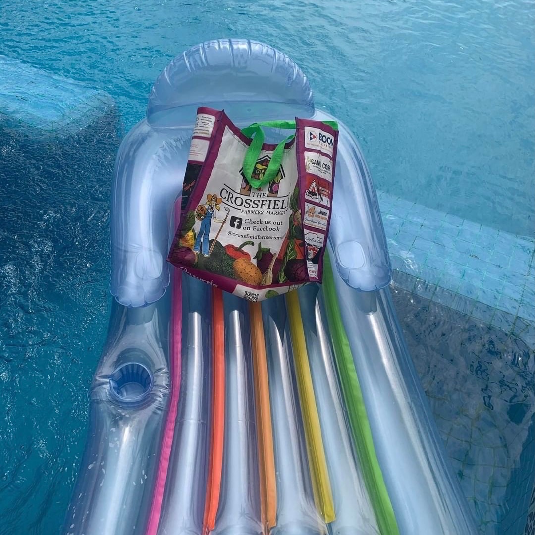 MARC_Group_Inc's tweet photo. Happy Friday! Floating into the weekend like a Bagvertising boss!
Hit up your local farmers market, support a small business, get some sun and enjoy time with friends and family. The weekend is here and it's time to have some fun!
#theMARCgroup #Bagvertising #smartmarketing https://t.co/nY5rrNFdDT