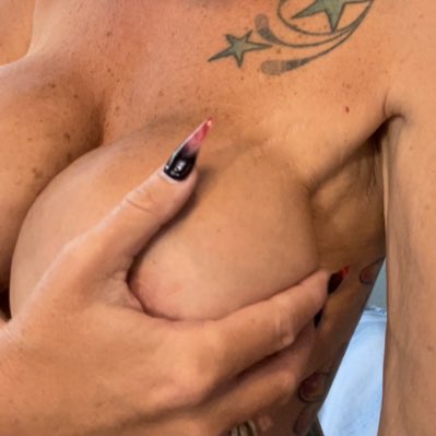 #NewProfilePic https://t.co/iKM1lBvHUa<a href="/tag/newprofilepic"class="tags">#NewProfilePic</a>