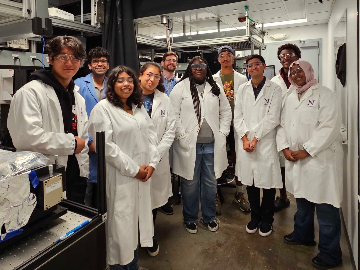 alltherayj's tweet photo. This week the Swearer Group had students from the @NorthwesternEng EXCEL program tour the lab! We discussed all the exciting things happening in #nanophotonics and #plasmachemistry and hopefully inspired the next generation of researchers! @dayne_swearer @nu_chbe https://t.co/yNC0MRUUnm